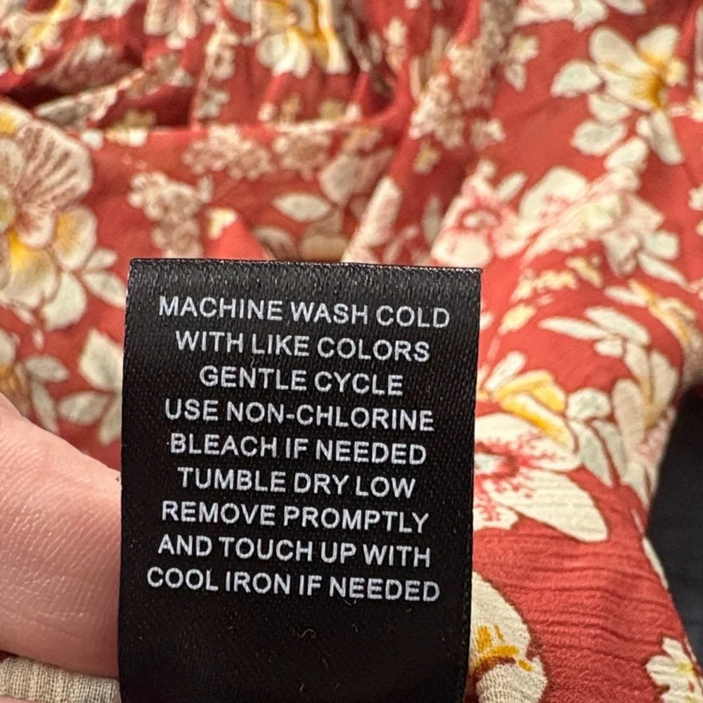 Torrid Floral Print Blouse in Red and Cream - Picture 6 of 7
